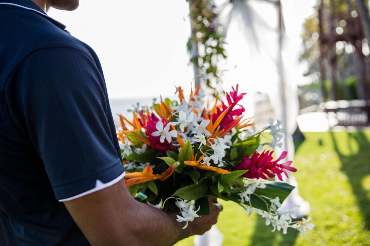 أوتريغر فيجي بيتش ريزورت كوروتوغو المظهر الخارجي الصورة A bouquet of tropical flowers
