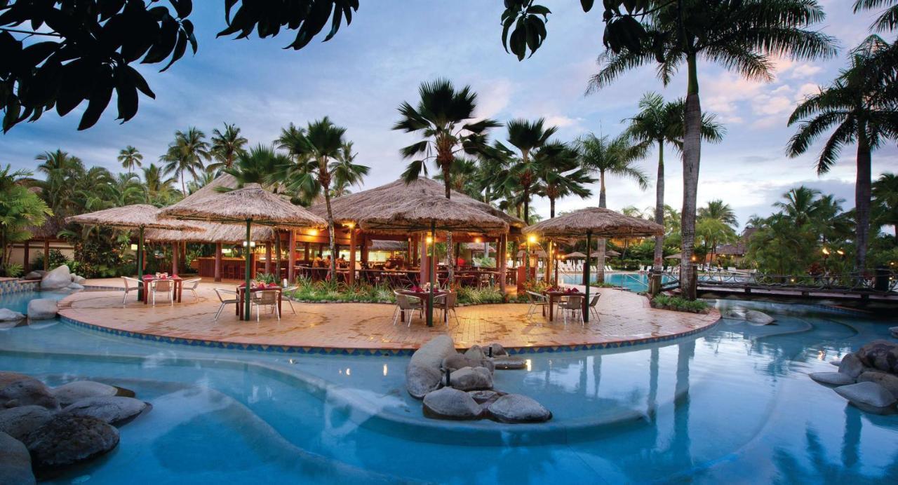 أوتريغر فيجي بيتش ريزورت كوروتوغو المظهر الخارجي الصورة The pool at the Sheraton Resort