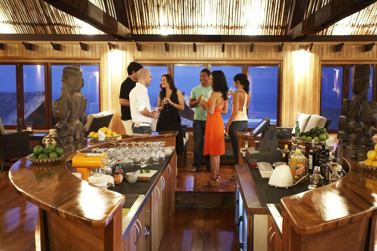 أوتريغر فيجي بيتش ريزورت كوروتوغو المظهر الخارجي الصورة The interior of the restaurant