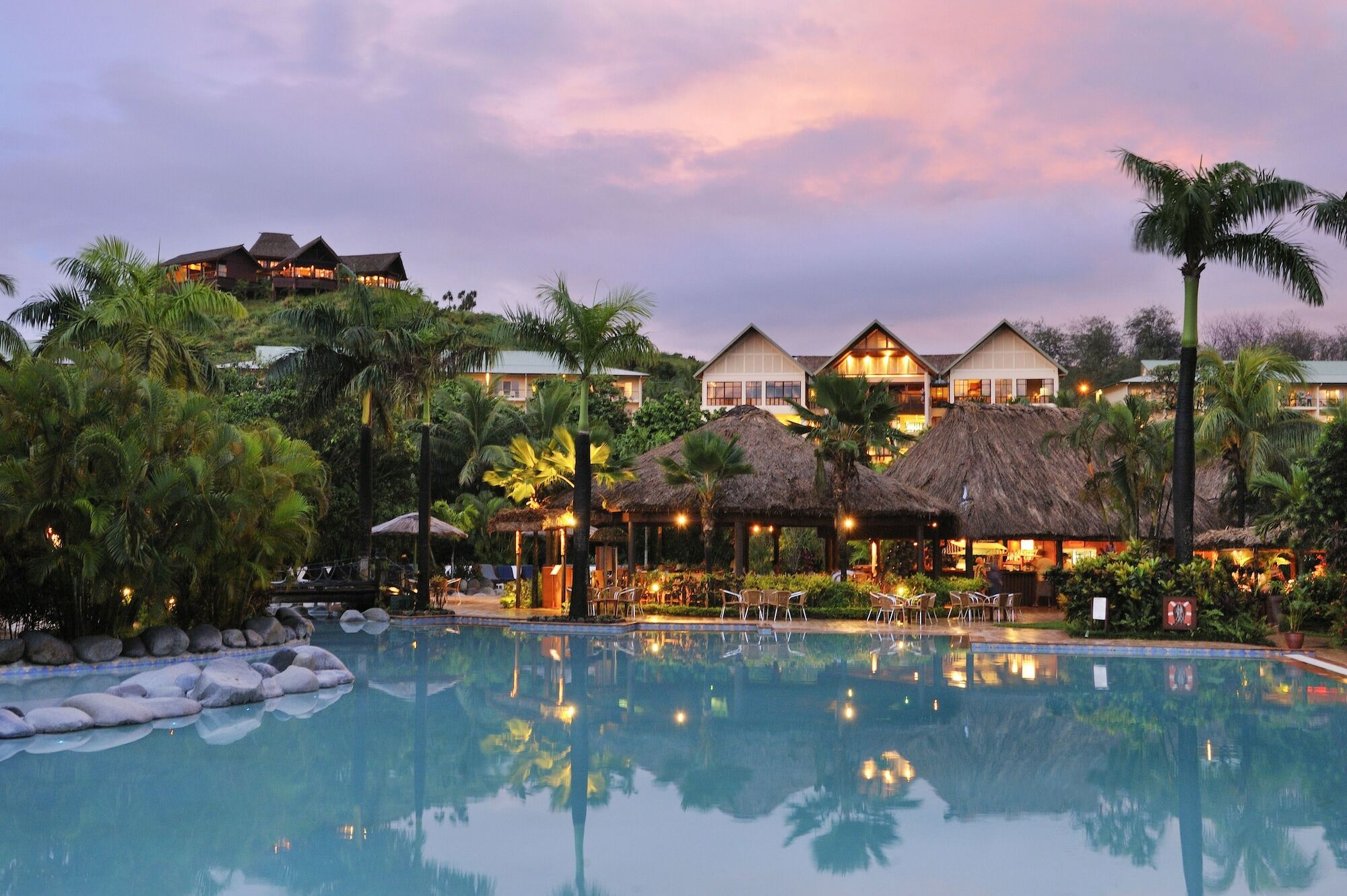 أوتريغر فيجي بيتش ريزورت كوروتوغو المرافق الصورة The pool at the resort